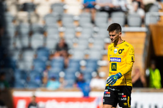 Degerfors målvakt Jeffrey Gal deppar
