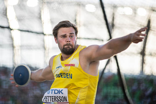 Simon Pettersson of Sweden