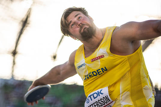 Simon Pettersson of Sweden
