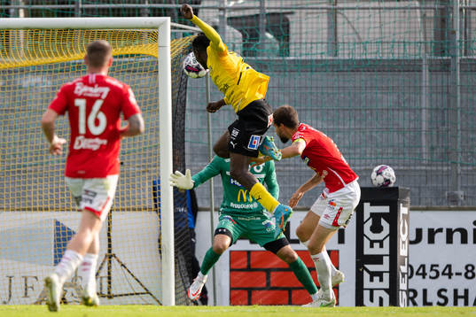Mjällbys Silas Nwankwo gör 1-1