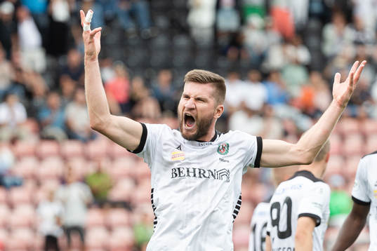 Örebros Axel Andresson jublar
