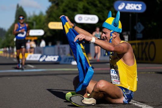 Perseus Karlström of Sweden celebrates