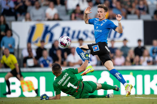 Halmstads Alexander Johansson gör 1-0 bakom Landskronas