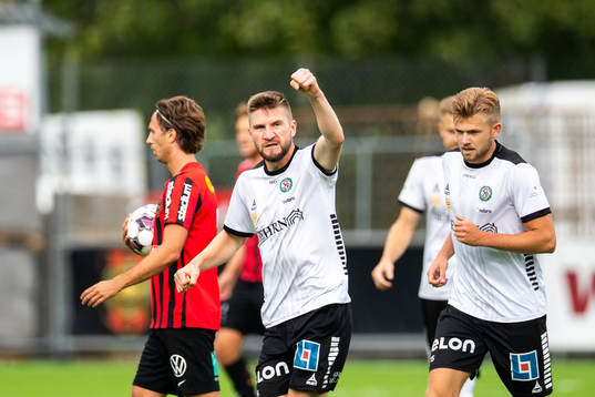 Örebros Axel Andresson jublar