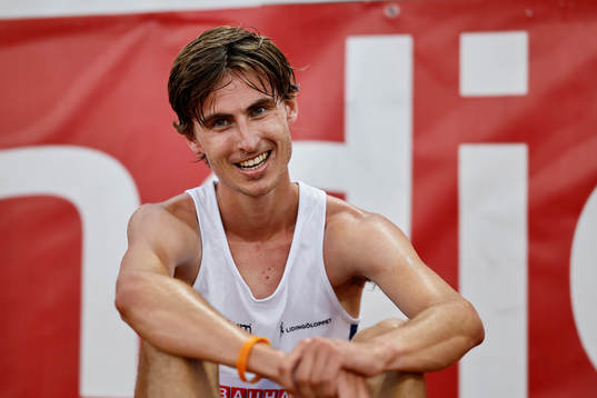 Vinnare i 10 000 m Simon Sundström IFK Lidingö
