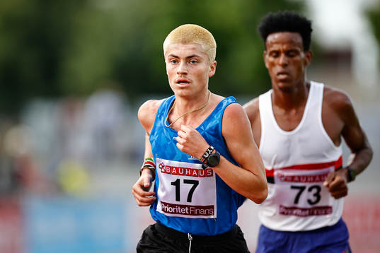 Trean i 10 000 m 	Emil Millán de la Eskilstuna FI