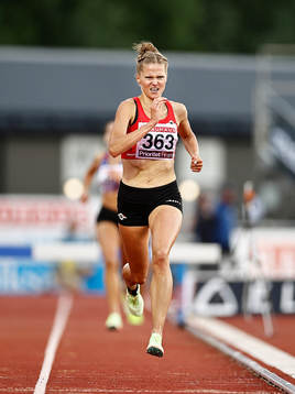 Vinnare i 3000 m hinder Linn Söderholm Sävedalens AIK