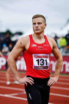 Vinnaren i 100 m Henrik Larsson IF Göta Karlstad