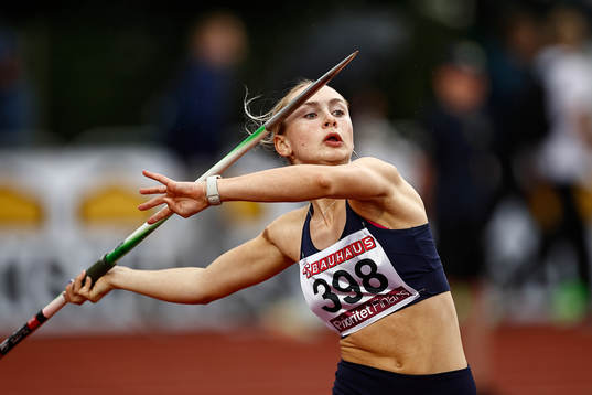 Alva Back Turebergs FK i spjut