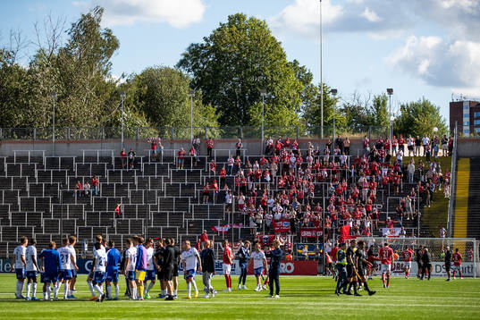 IFK Norrköpings och Degerfors spelare