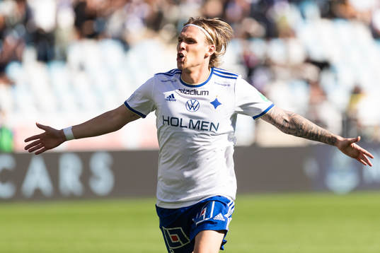 IFK Norrköpings Arnor Sigurdsson jublar