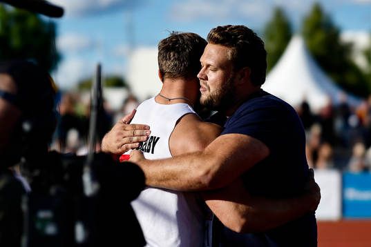 Simon Pettersson Hässelby SK vinnare i diskus och Daniel