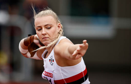 Axelina Johansson Hässelby SK trea i kula