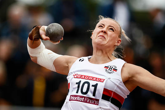 Axelina Johansson Hässelby SK trea i kula