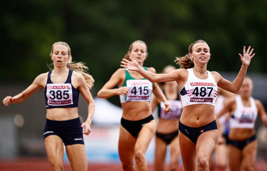 Wilma Nielsen Örgryte IS  vinnare i 800 m