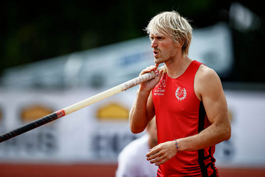 Marcus Nilsson Högby IF trea i stavhopp
