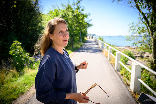 Friidrottaren Charlotta Fougberg blir intervjuad
