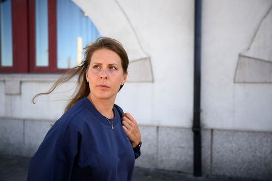 Friidrottaren Charlotta Fougberg blir intervjuad