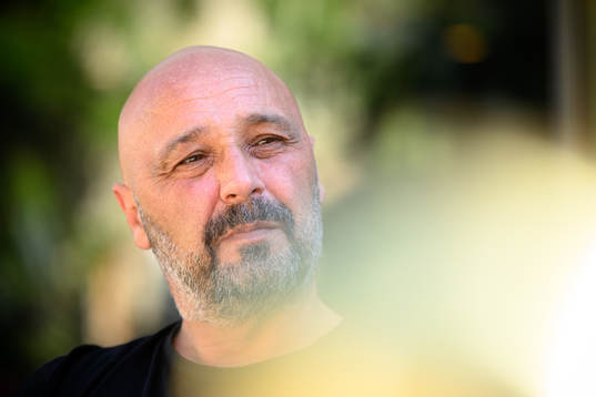 Utsiktens tränare Bosko Orovic blir intervjuad
