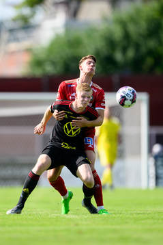 Skövde AIKs Gabriel Wallentin och Östersunds Malcolm Stolt