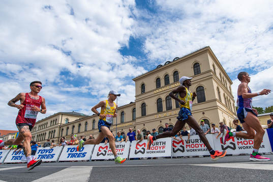 Jonas Leandersson and Mustafa Mohamed of Sweden