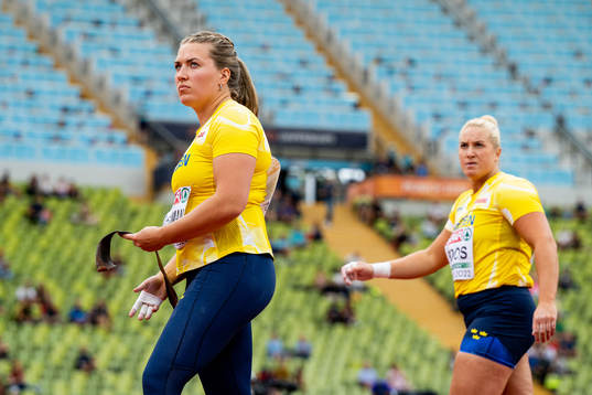Sara Lennman and Fanny Roos of Sweden compete in women’s