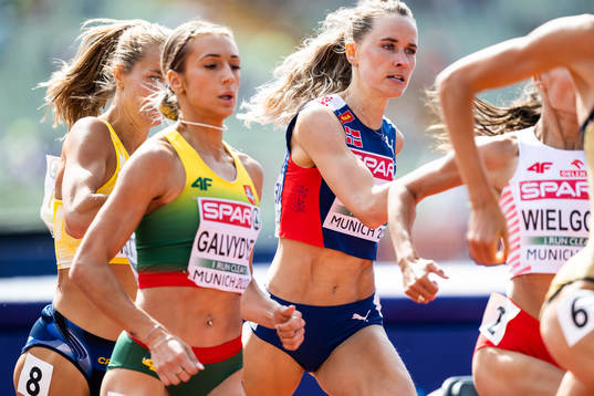 Lovisa Lindh of Sweden and Hedda Hynne of Norway