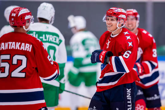Helsinfors Joonas Lyytinen jublar