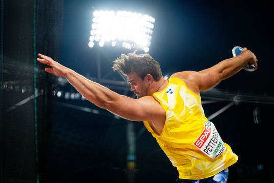 Simon Pettersson of Sweden