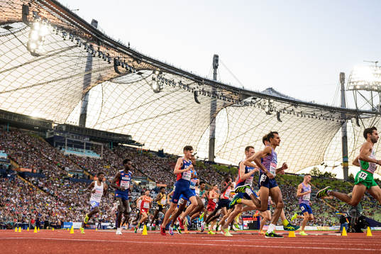 Zerei Kbrom Mezngi and Magnus Tuv Myhre of Norway compete