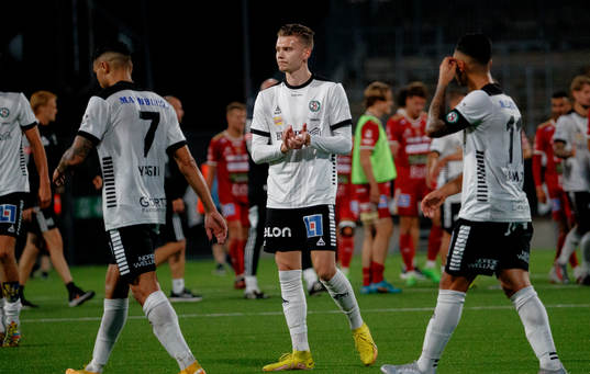 Örebros Jake Larsson deppar