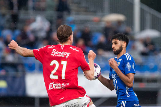 Degerfors Adam Carlen och GIF Sundsvalls Paya Pichkah