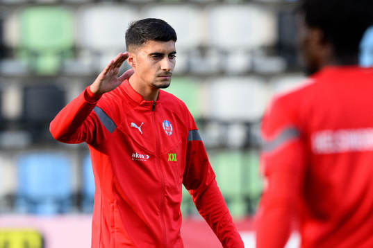 Helsingborgs Amar Muhsin innan fotbollsmatchen i Svenska
