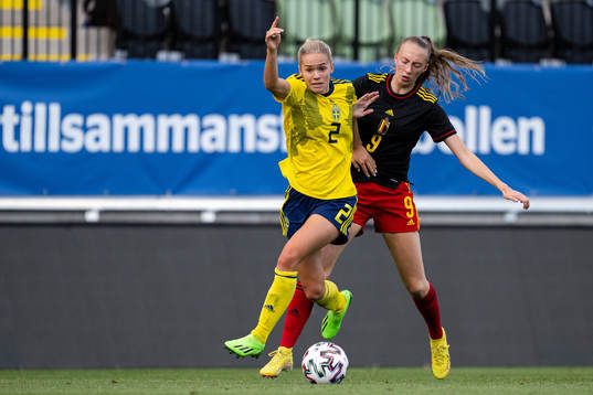 Hanna Lundkvist of Sweden and Lisa Petry of Belgium