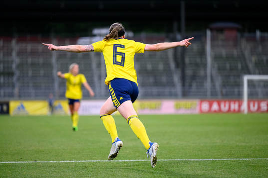 Linn Vickius of Sweden celebrates