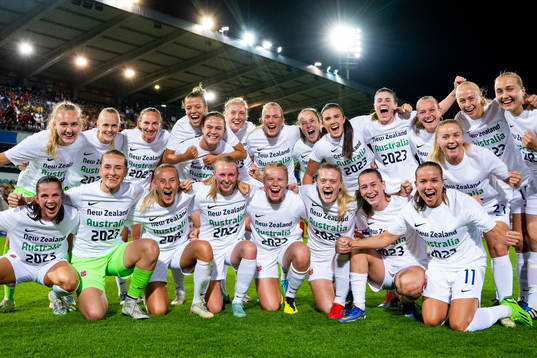 Players of Norway celebrate