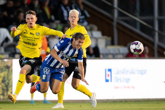 IFK Göteborgs Eman Markovic Mjällbys Noah Persson