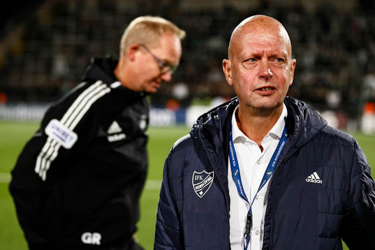 IFK Norrköpings sportchef Tony Martinsson rörd med