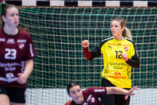 Lugis målvakt Hanna Popaja jublar