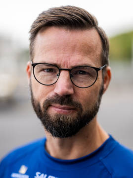 Bläddra bland fler bilder av Henrik Signell