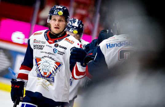 Linköpings Sebastian Strandberg jublar vid 1-1