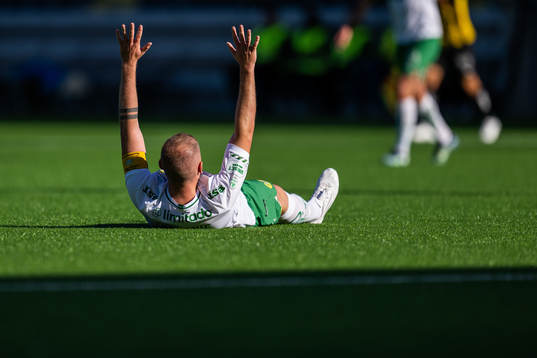 Hammarbys Darijan Bojanic har ont