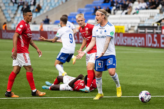 IFK Norrköpings Arnor Sigurdsson reagerar