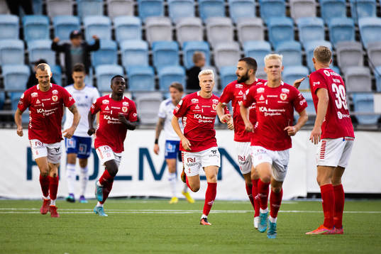 Kalmars Axel Lindahl jublar