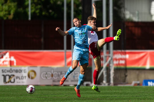 AFC Eskilstunas Felix Michel och Skövde AIKs Gabriel