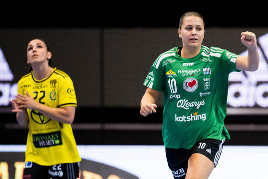 Sävehofs Carmen Martin deppar medan Kungälvs Mia