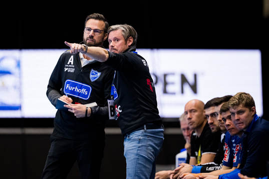 Skövdes tränare Henrik Signell och assisterande tränare