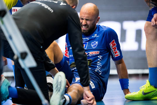 Skövdes Kristian Svensson har ont