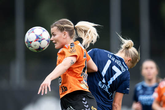 Kristianstads Tilda Persson och Djurgårdens Sara Lilja