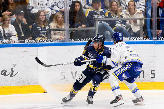 HV71s André Petersson och Leksands Oskar Lang
